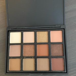 Brand new eyeshadow pallet